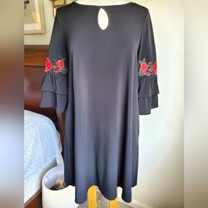 ALYX elastane/lycra dress with bell layered sleeves and Rose embroidery. 🌹